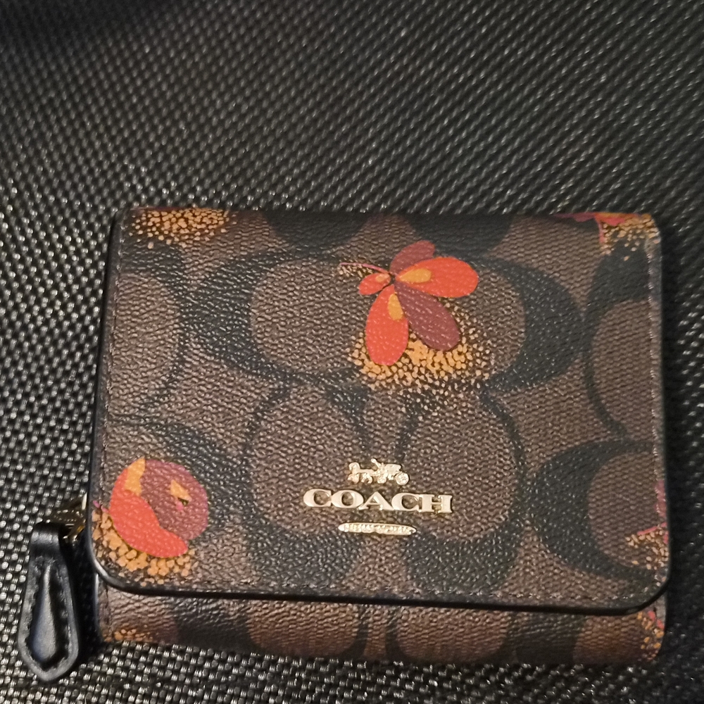 Coach Tri Fold Wallet Pop Floral NWOT
